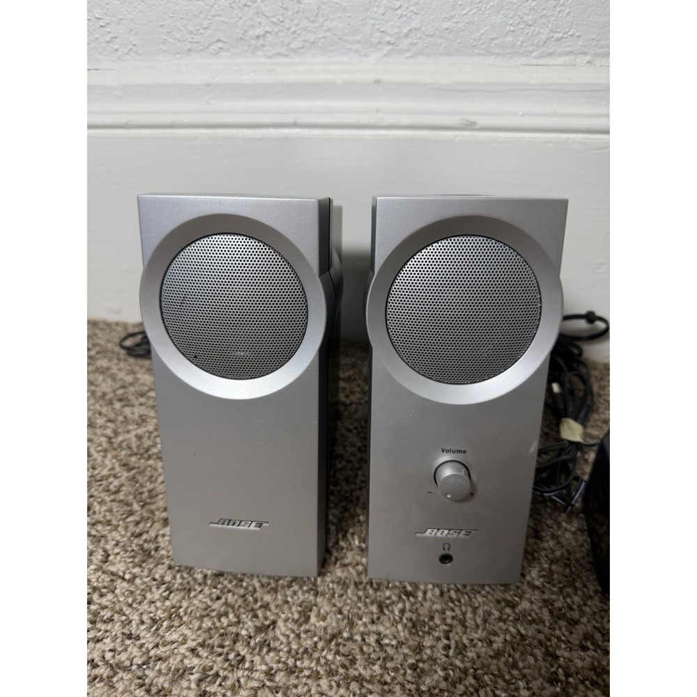 Bose Companion 2 Multimedia Computer Speakers Silver w/ Power Adapter Tested - Picture 2 of 10